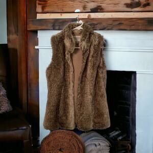Bershka Faux Fur Vest Womens Size Medium Mob Wife M Fall Winter